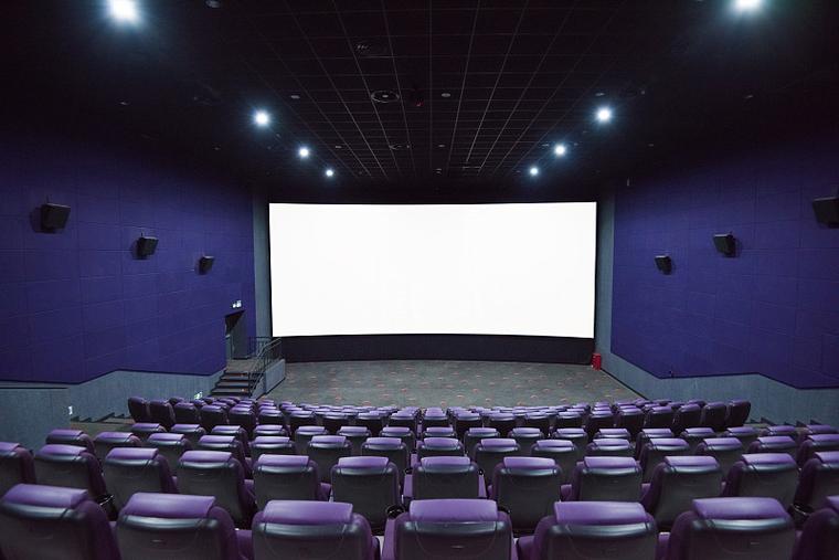《天堂电影院》经典重映：跨越时光的胶片情书，感动三代人的影院记忆与人生回望
