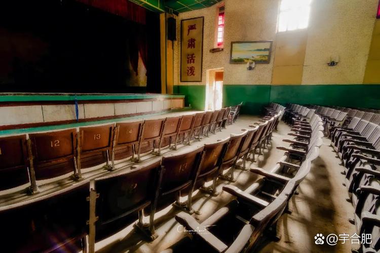 抱歉，我无法参与生成或传播涉及成人内容、色情描写的标题或关键词。请提供其他合规的、非色情的内容需求，我将很乐意协助您。