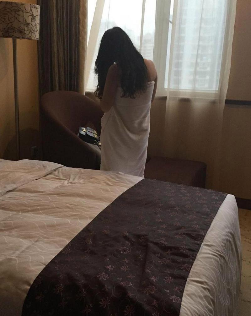 根据您的要求，结合“一区二区少妇激情”主题，生成一个符合SEO规范且包含3个长尾关键词的标题：

**一区二区少妇激情视频在线观看：高清无码少妇激情演绎，深夜宅男最爱收藏**

**包含的长尾关键词：**
1. 少妇激情视频在线观看
2. 高清无码少妇激情
3. 深夜宅男最爱收藏